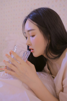 在公交车上把人弄湿